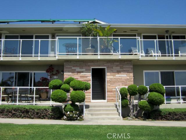 entrance way to the unit (top right) - 30502 S Coast Highway C4, Laguna Beach CA 92651 - photo 1
