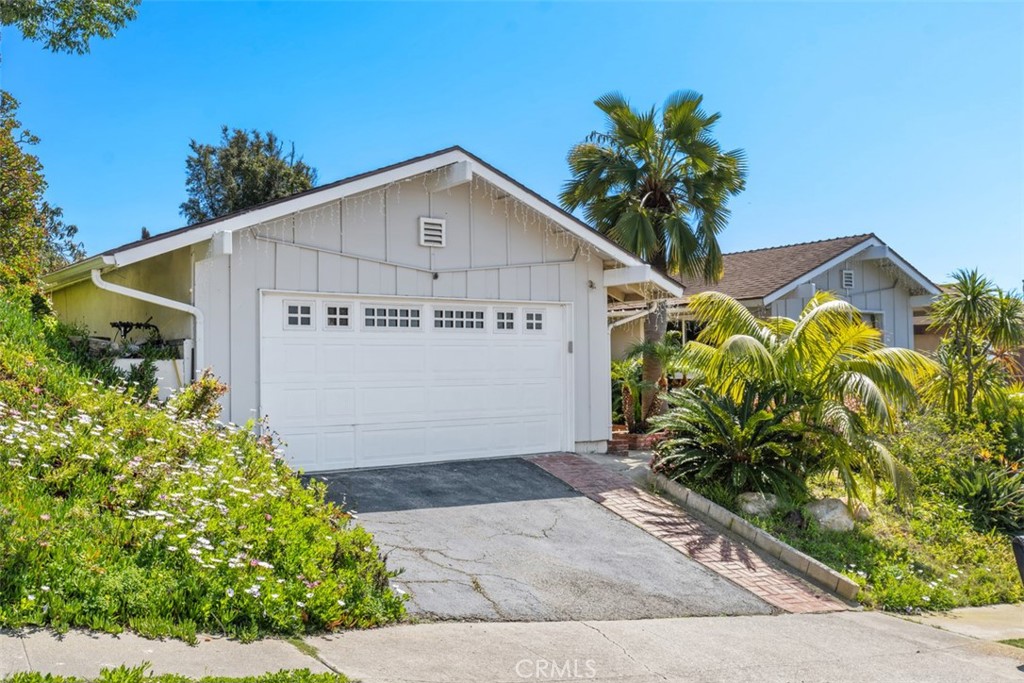 3068 Zell Drive, Laguna Beach CA 92651 - photo 2