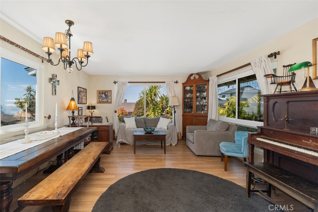 3068 Zell Drive, Laguna Beach CA 92651 - photo 10