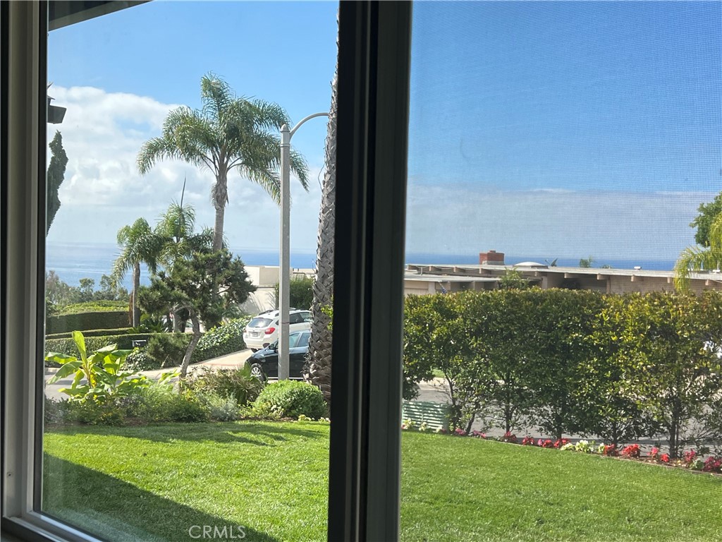 30702 Marilyn Drive, Laguna Beach CA 92651 - photo 24