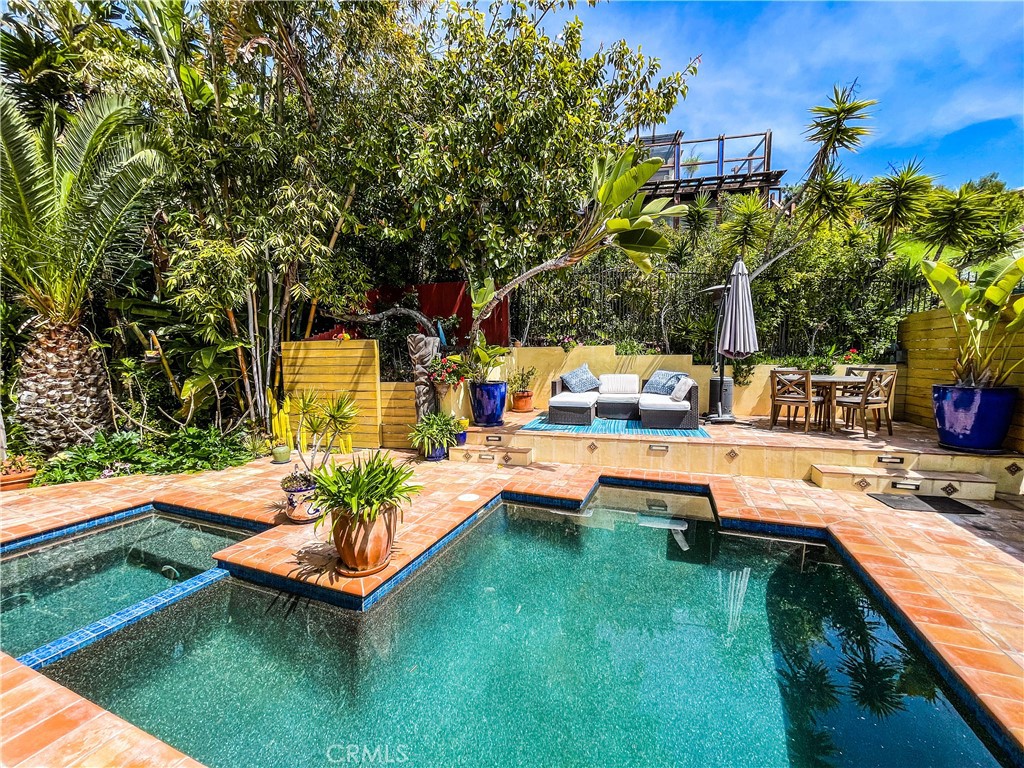 Sparkling pool - 30722 Marilyn Drive, Laguna Beach CA 92651 - photo 4