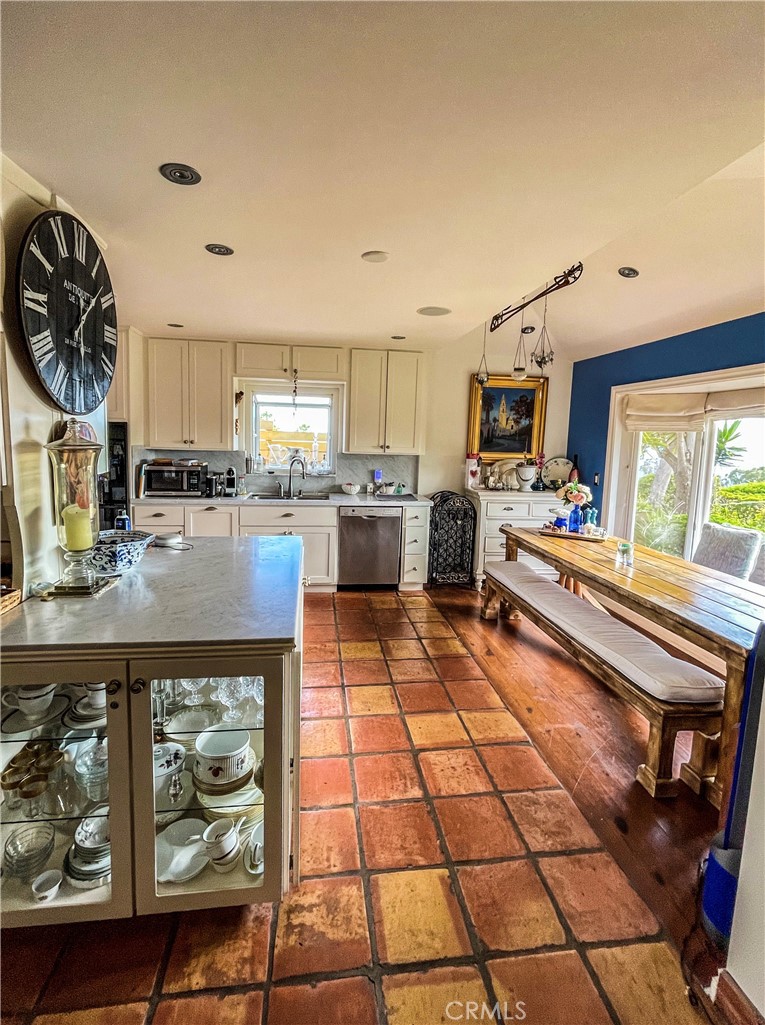 30722 Marilyn Drive, Laguna Beach CA 92651 - photo 8