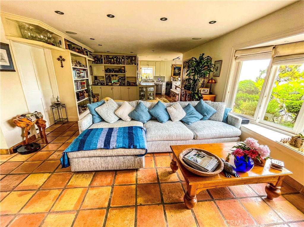 30722 Marilyn Drive, Laguna Beach CA 92651 - photo 11