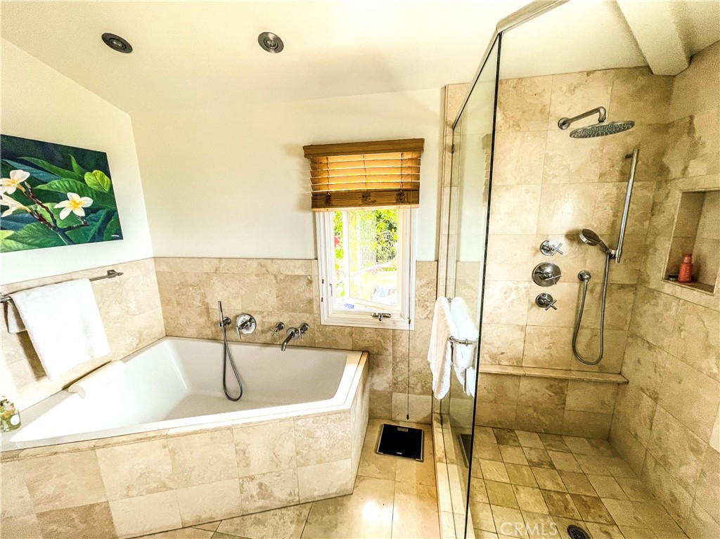 Bathroom with jacuzzi tub - 30722 Marilyn Drive, Laguna Beach CA 92651 - photo 22