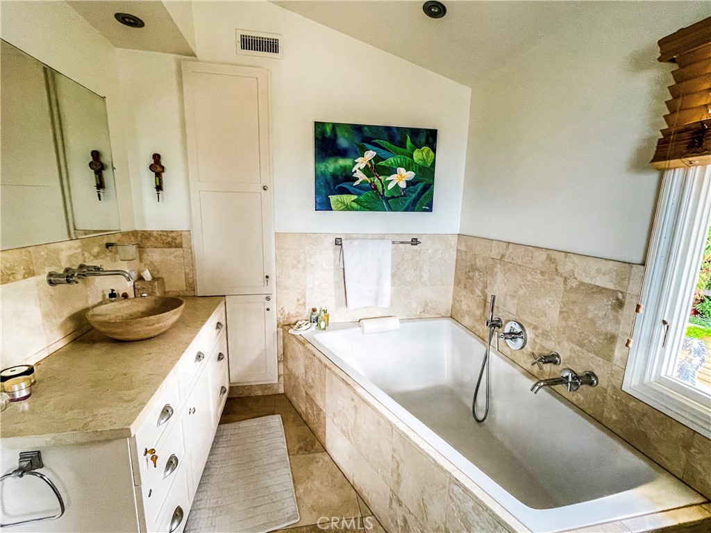 30722 Marilyn Drive, Laguna Beach CA 92651 - photo 23