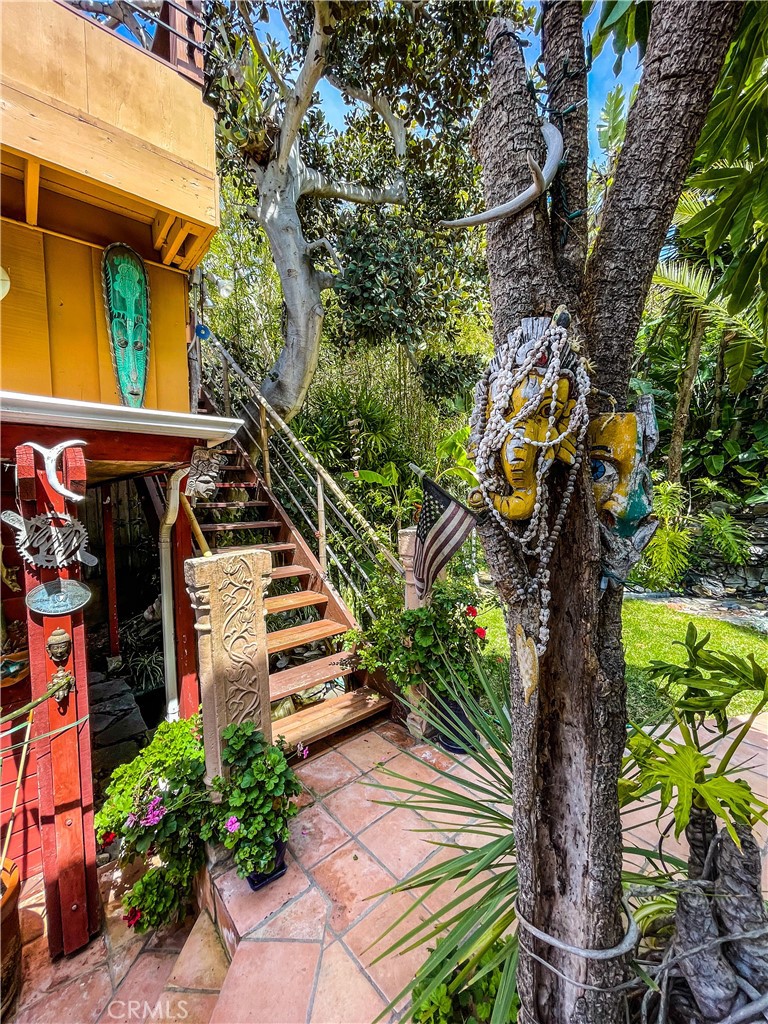 Raised terrace - 30722 Marilyn Drive, Laguna Beach CA 92651 - photo 31