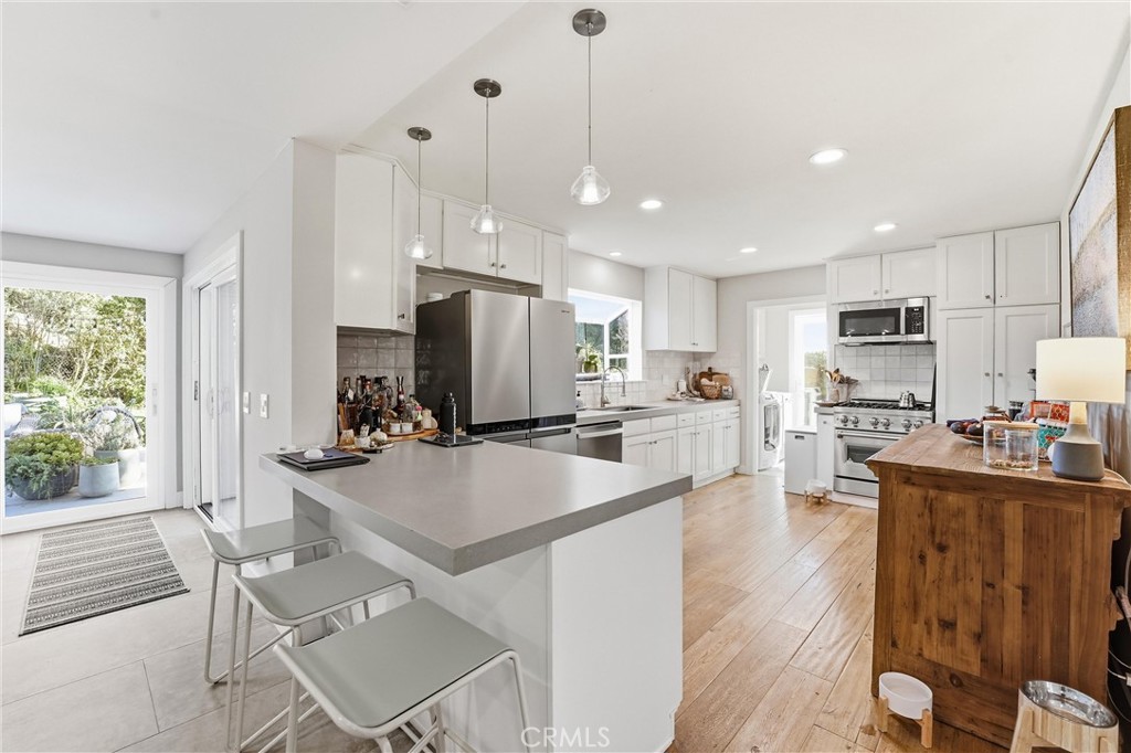 kitchen - 3078 Zell, Laguna Beach CA 92651 - photo 17