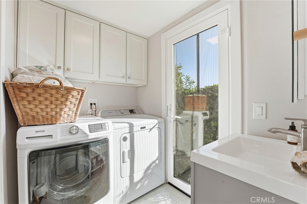 Bright laundry room off kitchen - 3078 Zell, Laguna Beach CA 92651 - photo 20