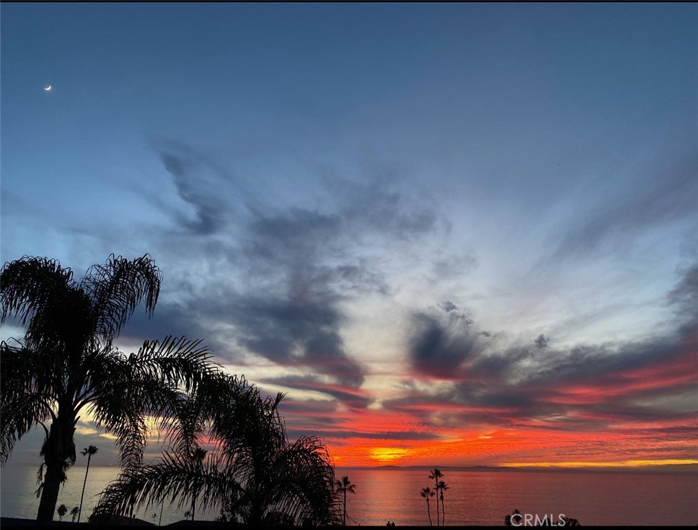 The most amazing sunsets included - 30802 Coast C6, Laguna Beach CA 92651 - photo 3