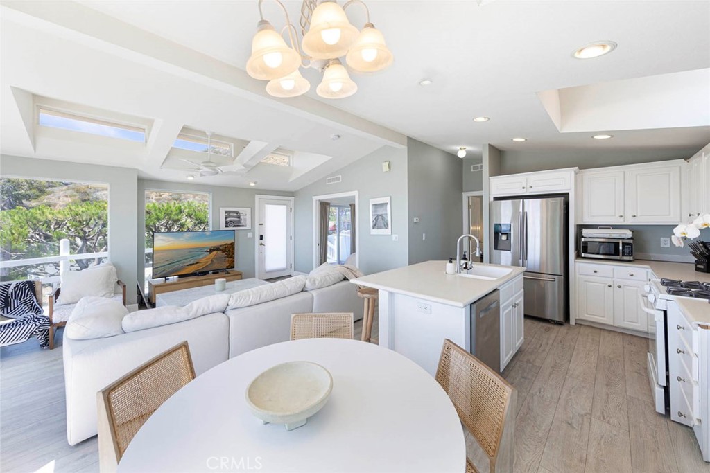 30802 Coast C6, Laguna Beach CA 92651 - photo 12
