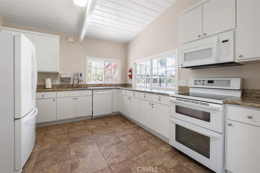 30802 Coast H4, Laguna Beach CA 92651 - photo 41