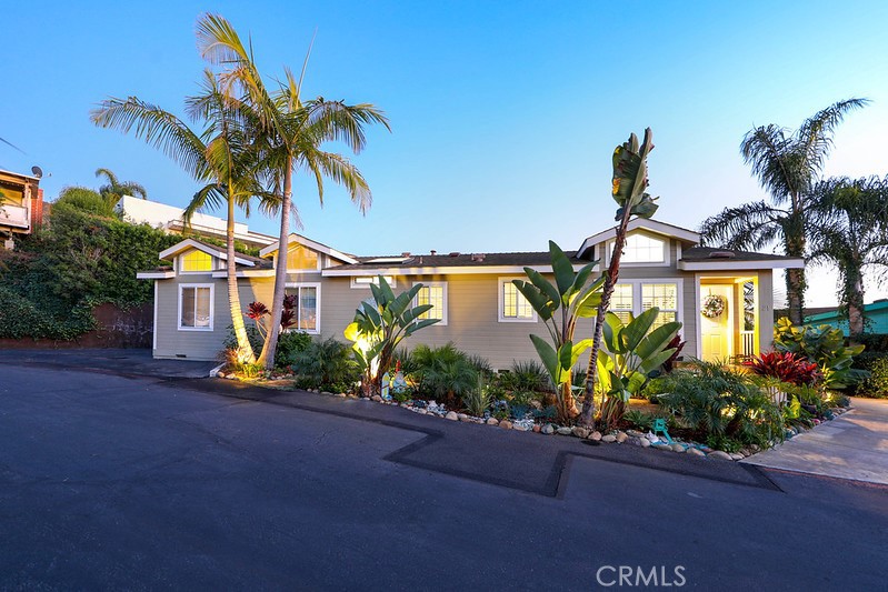 Premium horizontal end unit lot...privacy and views! - 30802 Coast Highway D21, Laguna Beach CA 92651 - photo 10