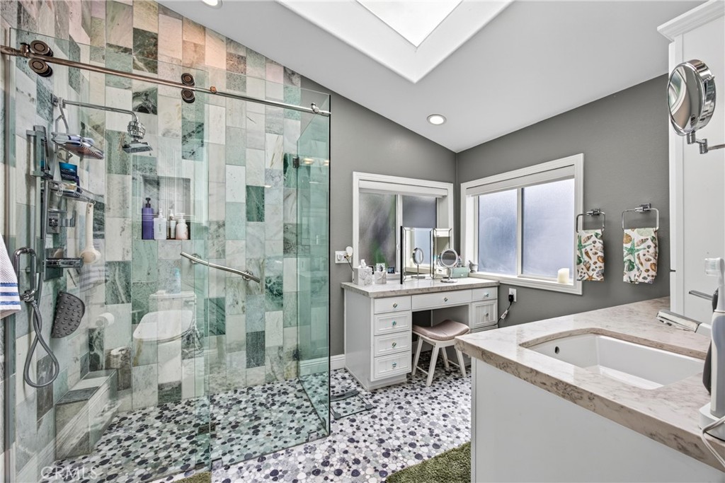Primary bath with vanity - 30802 S Coast Highway F-10, Laguna Beach CA 92651 - photo 8