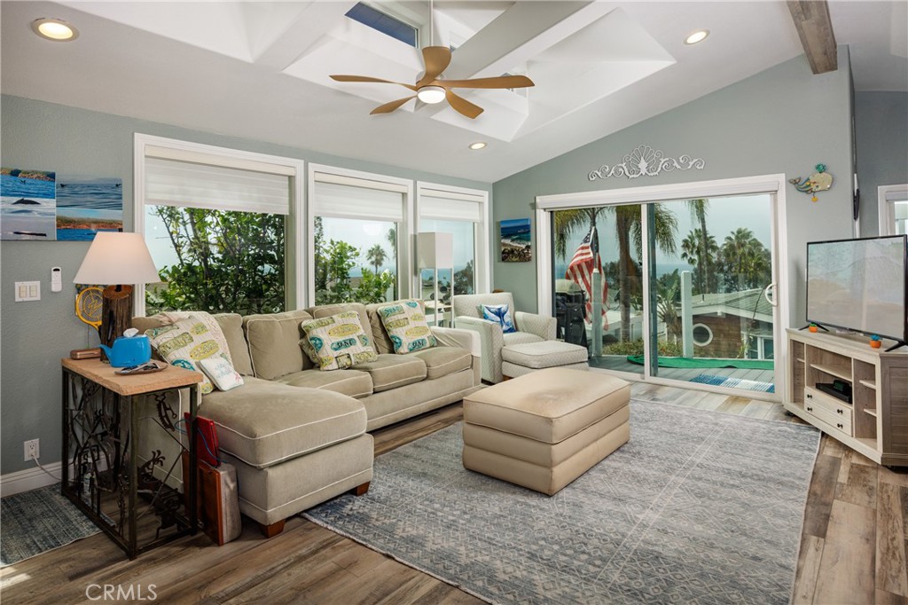 Living room - 30802 S Coast Highway F-10, Laguna Beach CA 92651 - photo 10