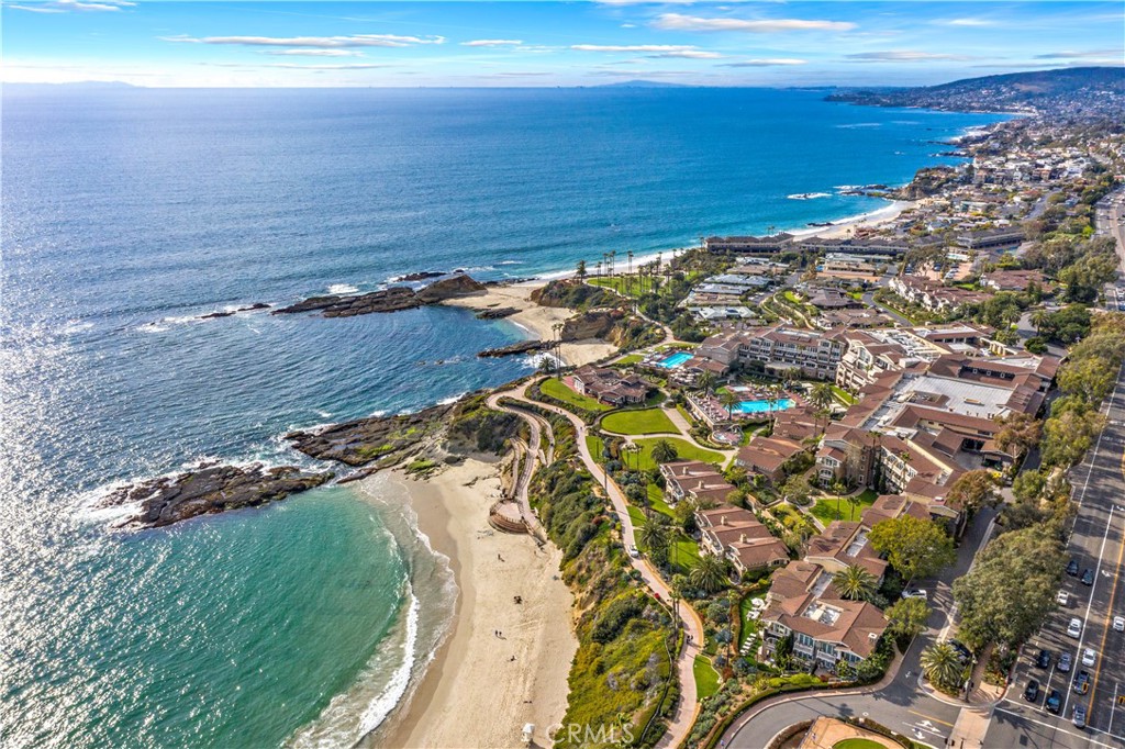 Moments from the world renowned Montage Resort - 30842 Driftwood Drive, Laguna Beach CA 92651 - photo 41