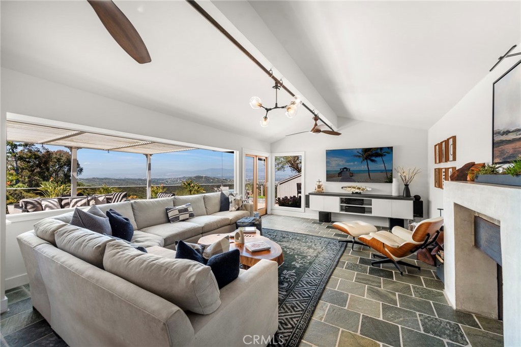 3085 Nestall Road, Laguna Beach CA 92651 - photo 5