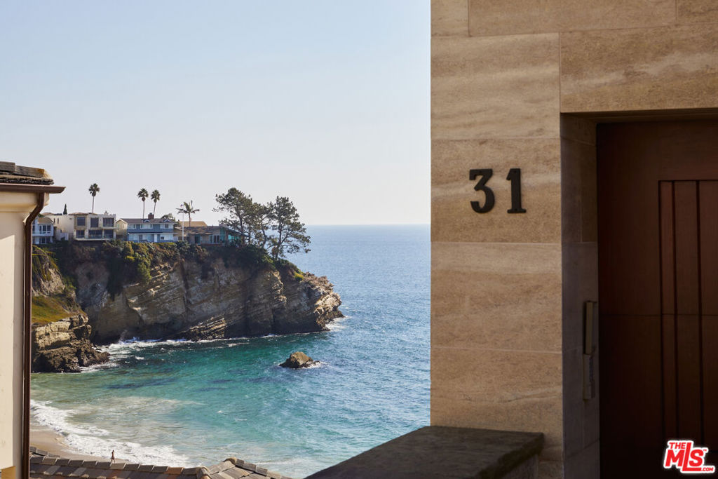 31 Bay Drive, Laguna Beach CA 92651 - photo 2