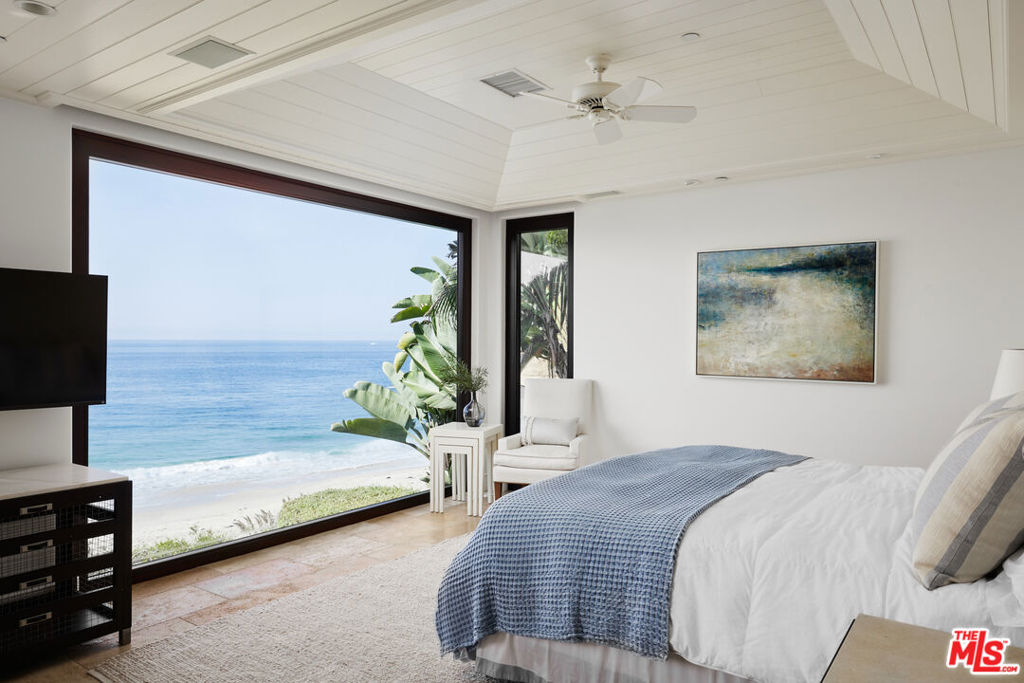 31 Bay Drive, Laguna Beach CA 92651 - photo 13
