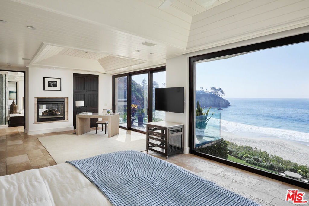 31 Bay Drive, Laguna Beach CA 92651 - photo 14