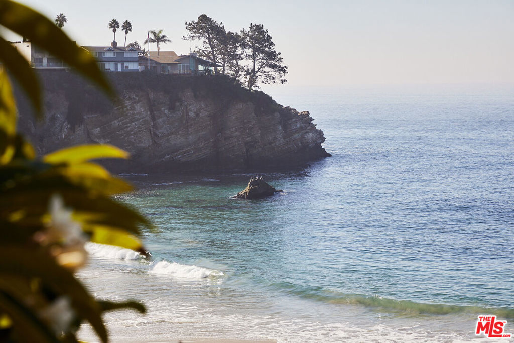 31 Bay Drive, Laguna Beach CA 92651 - photo 20