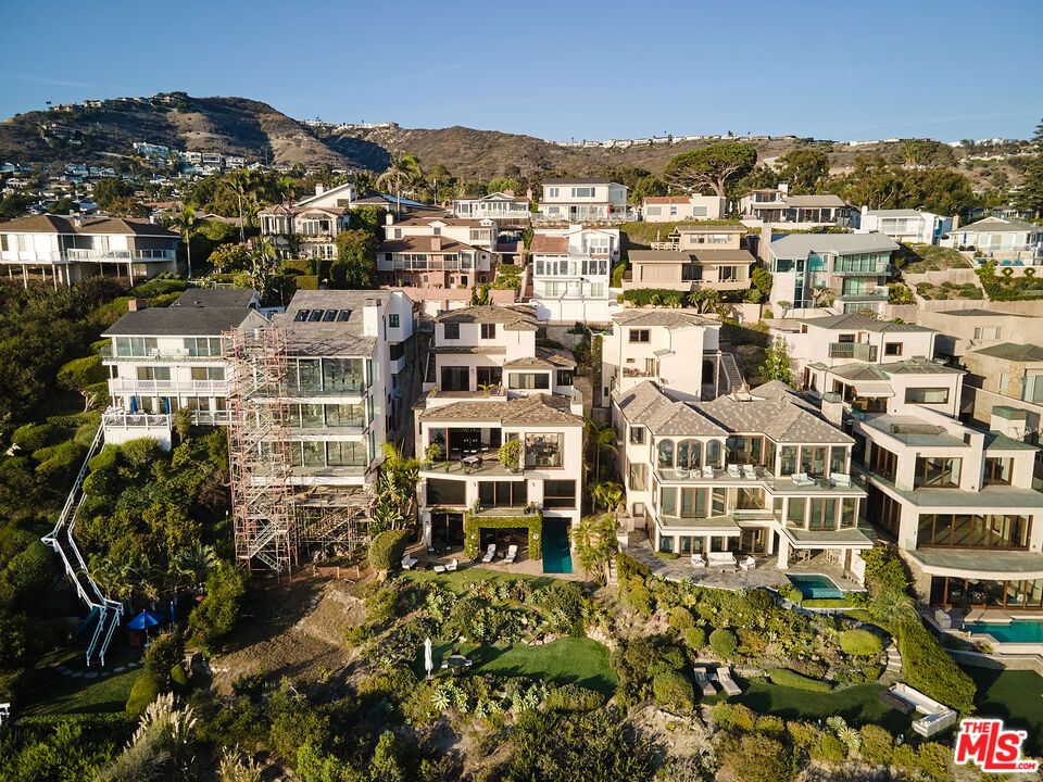 31 Bay Drive, Laguna Beach CA 92651 - photo 40