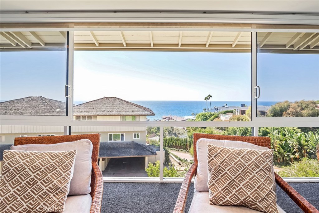 31 BLUE LAGOON, Laguna Beach CA 92651 - photo 1