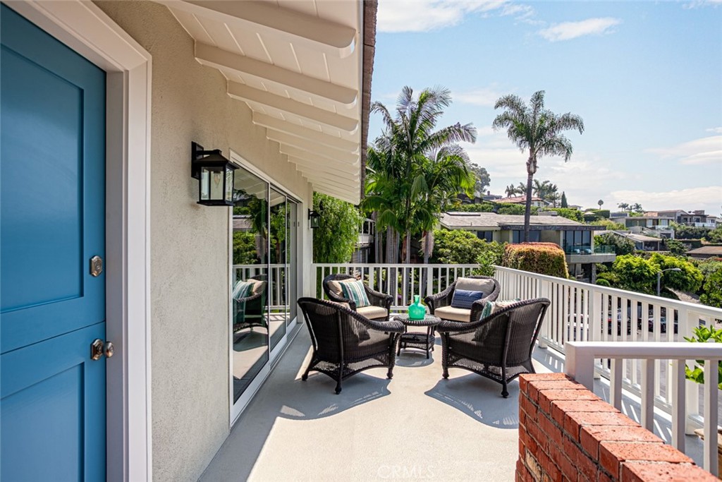 310 Emerald Bay, Laguna Beach CA 92651 - photo 3