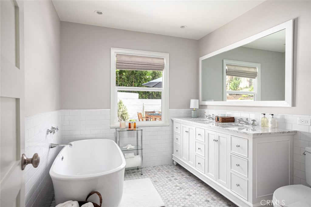 310 Emerald Bay, Laguna Beach CA 92651 - photo 15