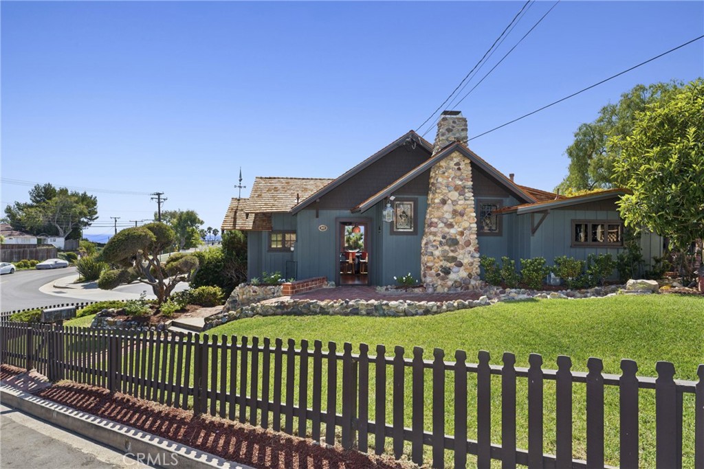 310 Hawthorne Road, Laguna Beach CA 92651 - photo 2