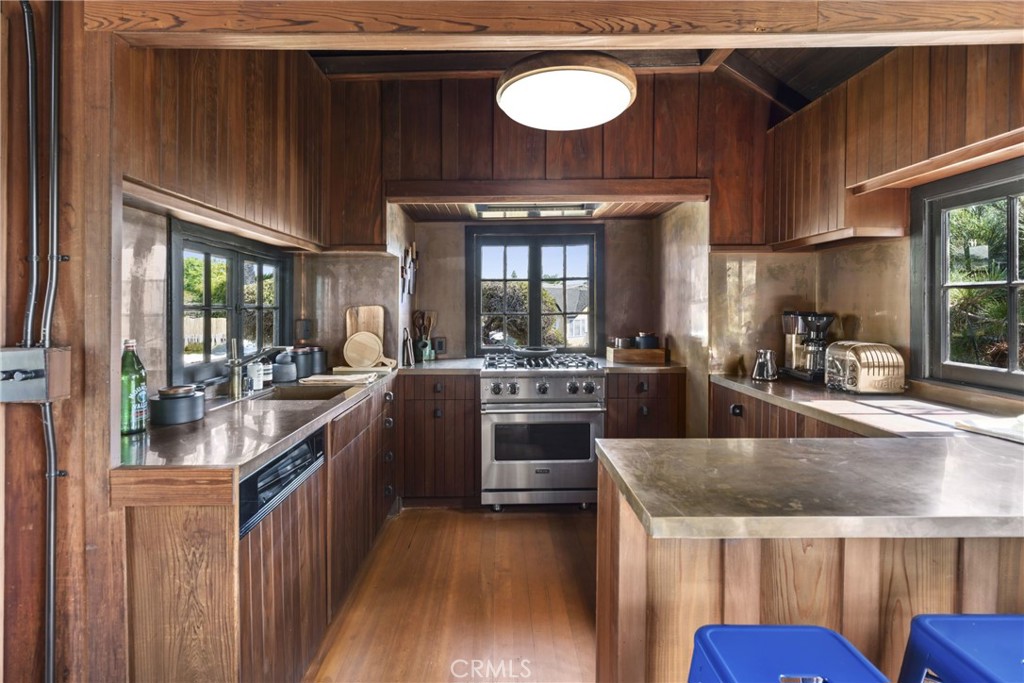 310 Hawthorne Road, Laguna Beach CA 92651 - photo 9