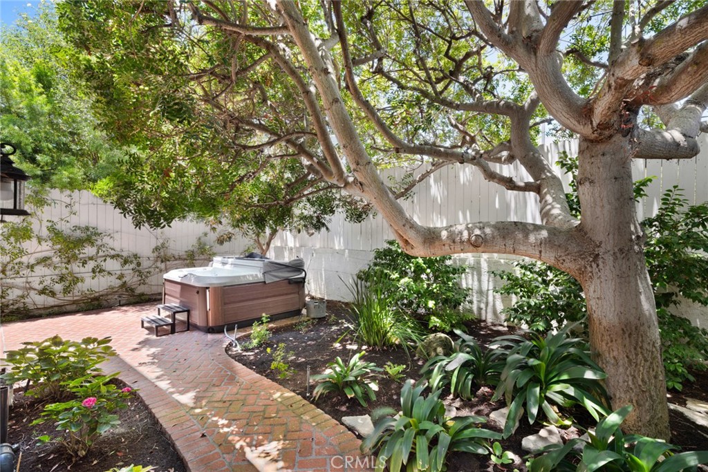 31012 Aliso Circle, Laguna Beach CA 92651 - photo 24