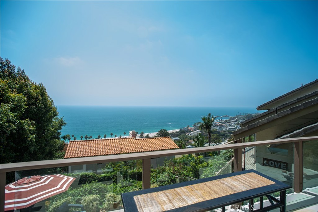 White water and coastline views...... - 31111 Holly, Laguna Beach CA 92651 - photo 1
