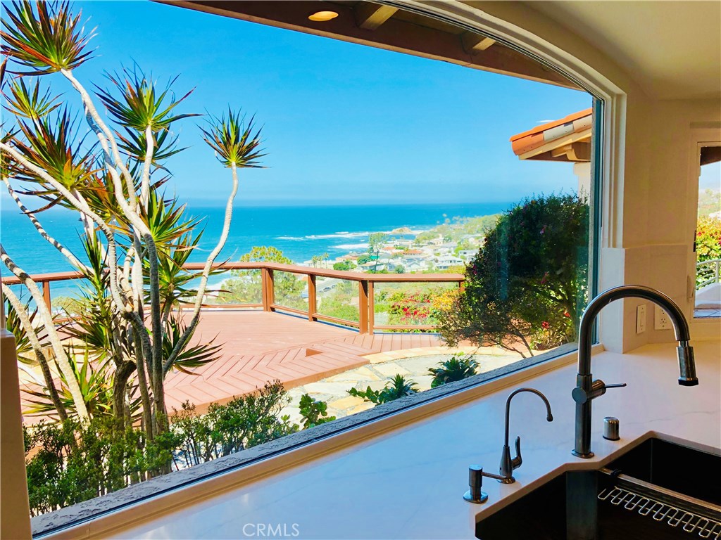 PANORAMIC COASTLINE AND OCEAN VIEW FROM KITCHEN and LIVING ROOM DECK. - 31122 Brooks Street, Laguna Beach CA 92651 - photo 3
