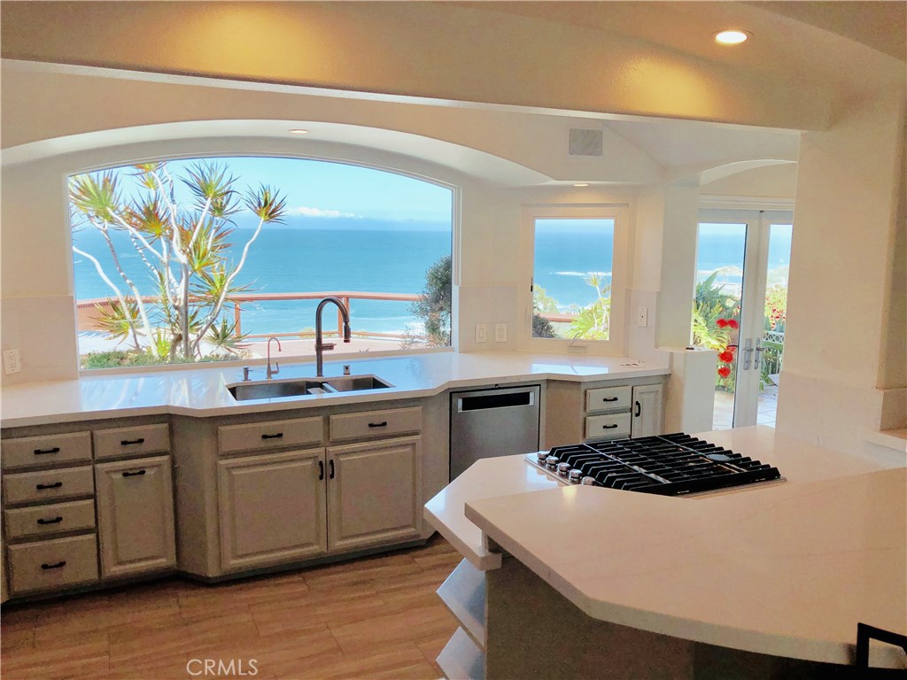 BEAUTIFULLY UPDATED KITCHEN WITH NEW KITCHEN WINDOWS! - 31122 Brooks Street, Laguna Beach CA 92651 - photo 6