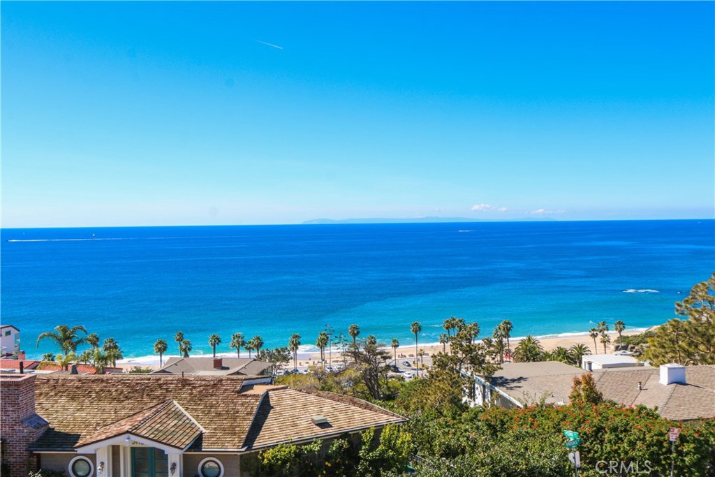 SPECTACULAR SWEEPING OCEAN VIEWS FROM ALMOST EVERY ROOM! ENJOY THE "SIT-DOWN" COASTLINE VIEW OF CRASHING WAVES FROM THE - 31122 Brooks Street, Laguna Beach CA 92651 - photo 9