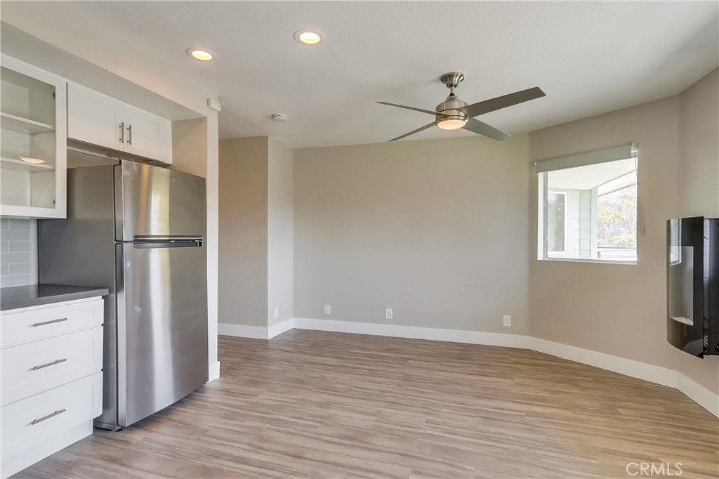 312 Broadway 13, Laguna Beach CA 92651 - photo 2