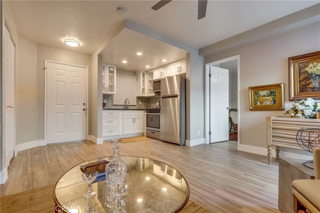 Welcome to Harbor Cove, Apt 5... - 312 Broadway 5, Laguna Beach CA 92651 - photo 1