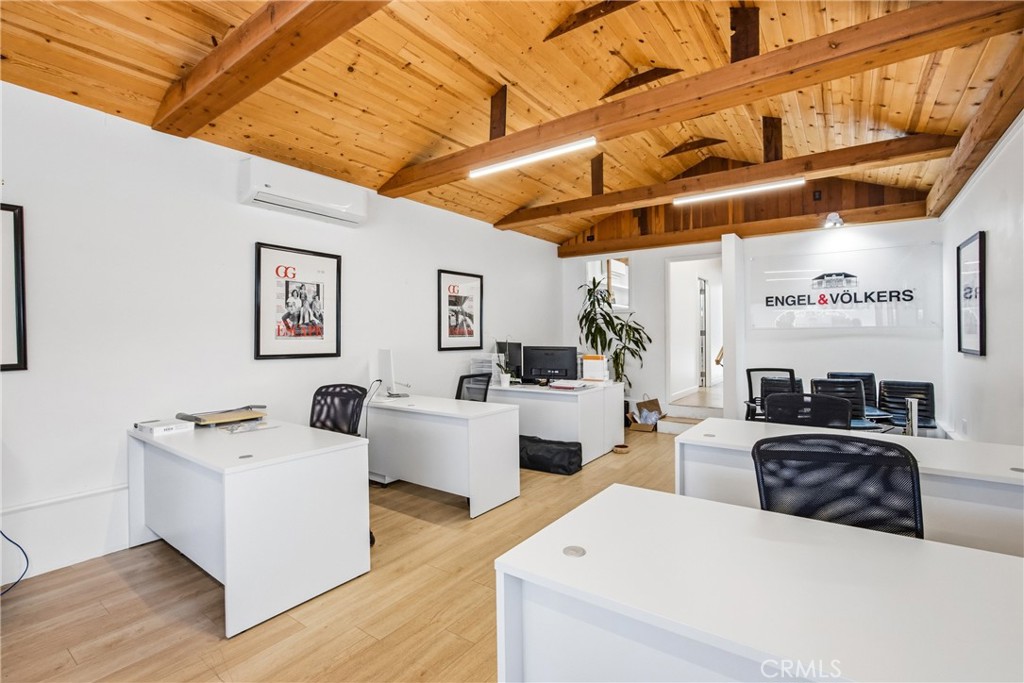 Interior Architectural Details - 312 Ocean, Laguna Beach CA 92651 - photo 8