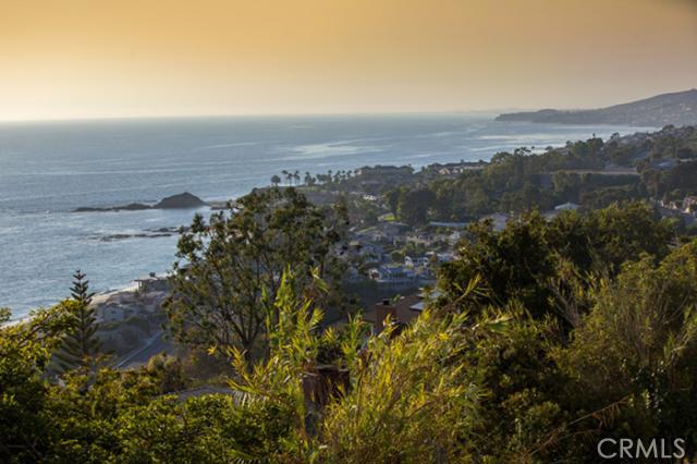 North coast views of The Montage Resort and Spa, Downtown Laguna Beach, and Palos Verdes in the distance. - 31207 Ceanothus Drive, Laguna Beach CA 92651 - photo 1