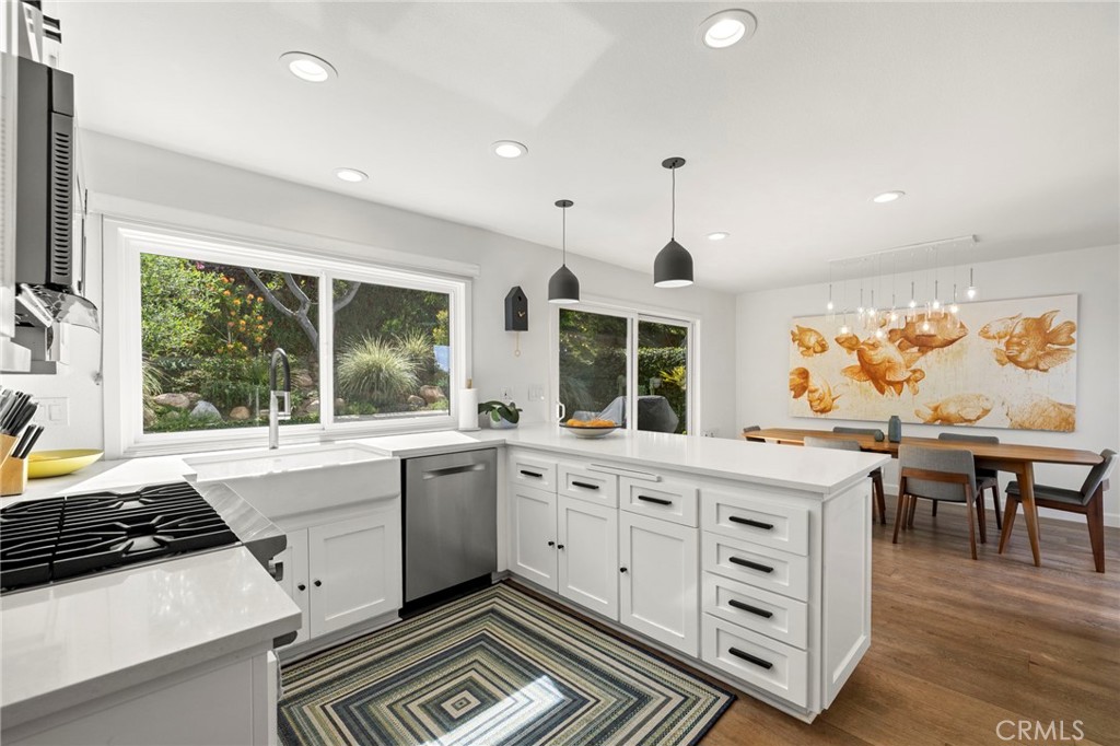 Gourmet kitchen - 3121 Bern Drive, Laguna Beach CA 92651 - photo 10