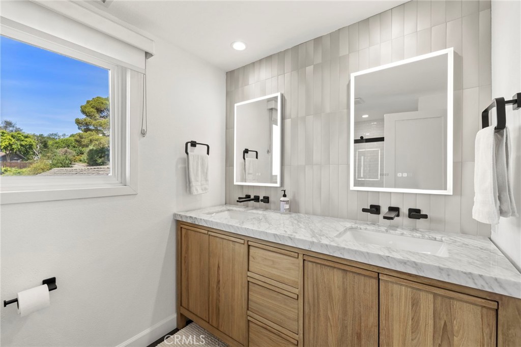 Upstairs bathroom - 3121 Bern Drive, Laguna Beach CA 92651 - photo 27