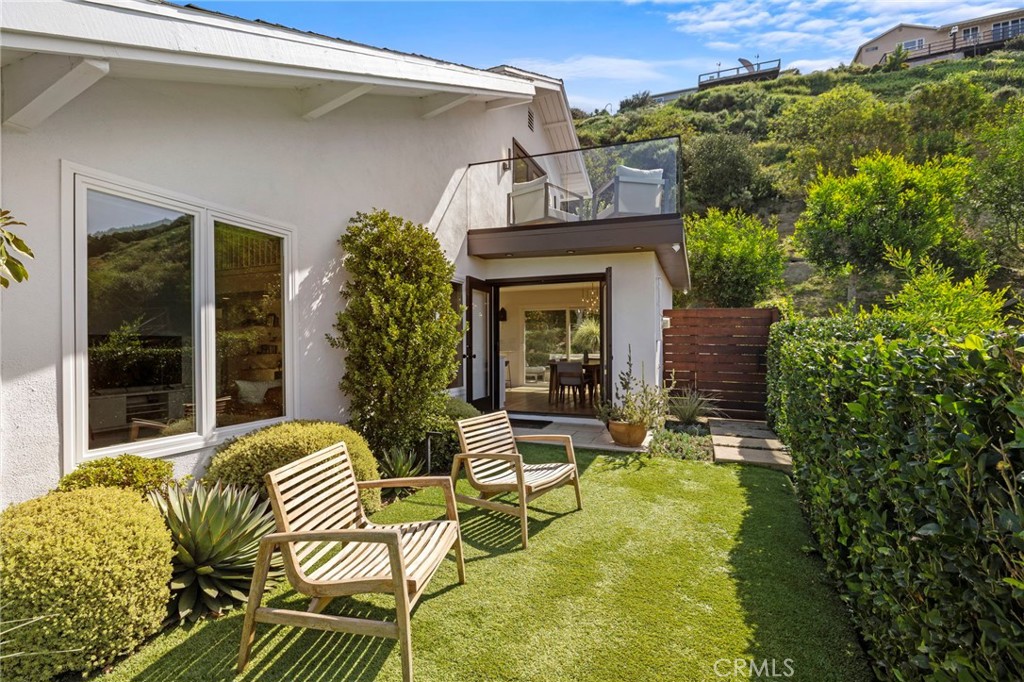 Side yard - 3121 Bern Drive, Laguna Beach CA 92651 - photo 38