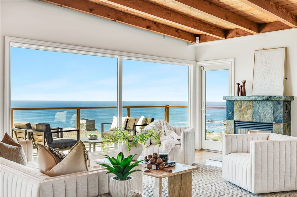 Photo depicts furniture that has been removed from the home. - 31272 Ceanothus Drive, Laguna Beach CA 92651 - photo 5