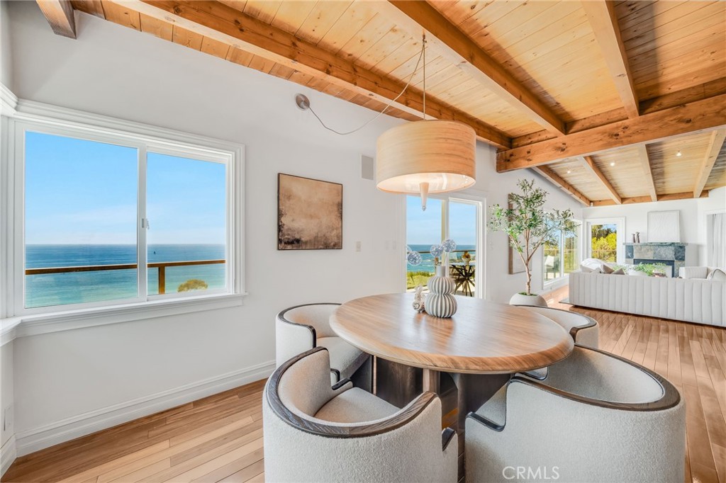 Photo depicts furniture that has been removed from the home. - 31272 Ceanothus Drive, Laguna Beach CA 92651 - photo 7