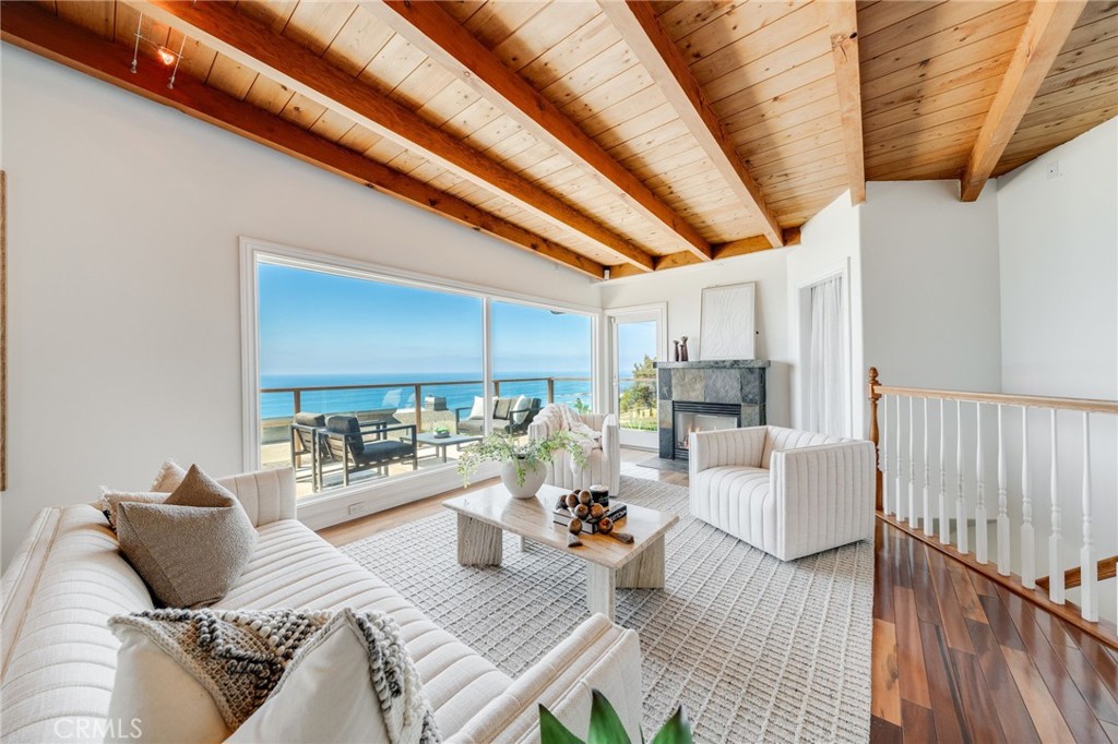Photo depicts furniture that has been removed from the home. - 31272 Ceanothus Drive, Laguna Beach CA 92651 - photo 9