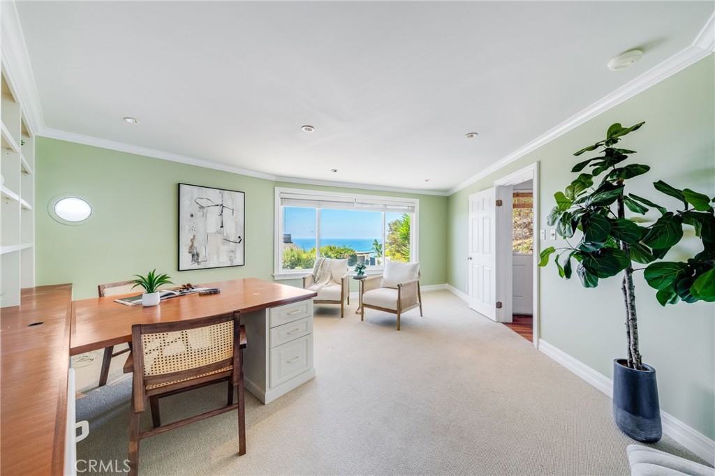Photo depicts furniture that has been removed from the home. - 31272 Ceanothus Drive, Laguna Beach CA 92651 - photo 25