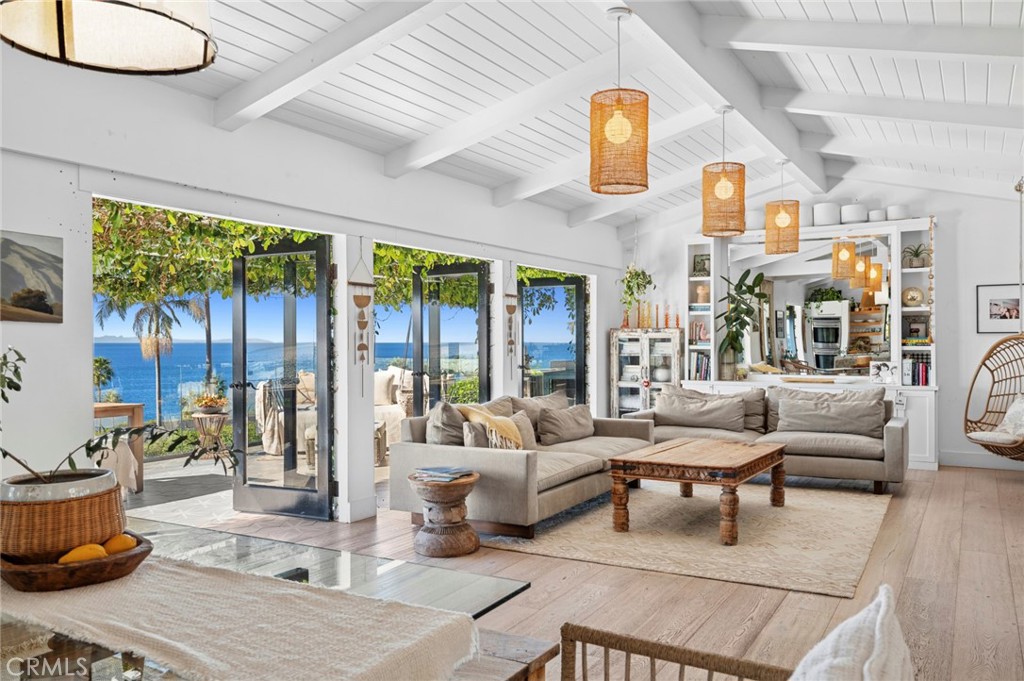 31292 Monterey, Laguna Beach CA 92651 - photo 2