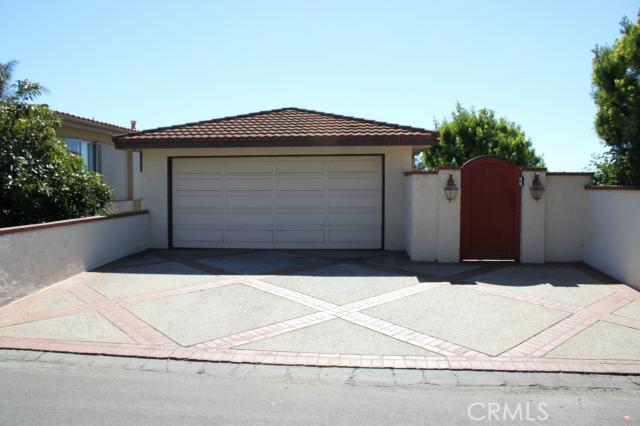 Two car garage with space for three in driveway. - 31311 Monterey Street, Laguna Beach CA 92651 - photo 1