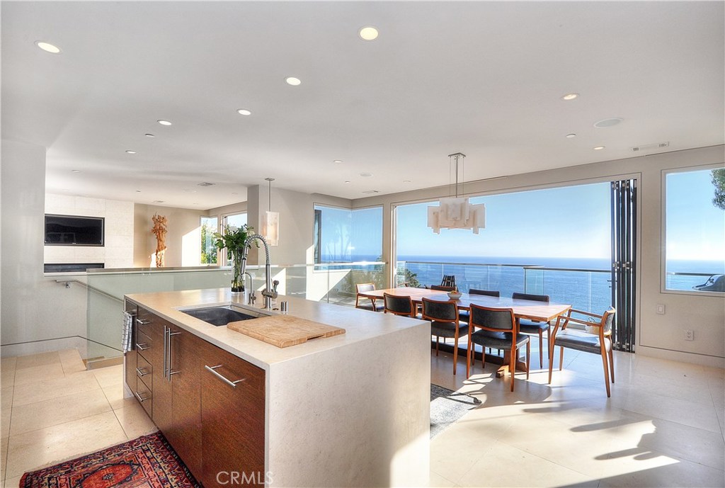 31387 Ceanothus Drive, Laguna Beach CA 92651 - photo 1
