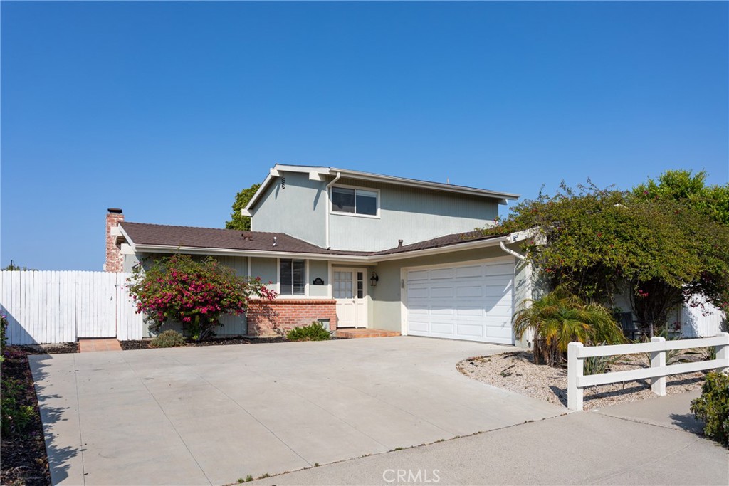front of house with 2 car garage - 3140 Alta Laguna Boulevard, Laguna Beach CA 92651 - photo 1